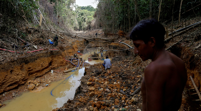 Brasil desarticula red dedicada a la compra de oro extraído de tierra indígena Yanomami
