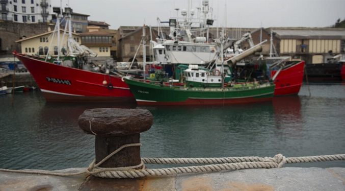 Dos muertos y un desaparecido por el naufragio de un pesquero en España