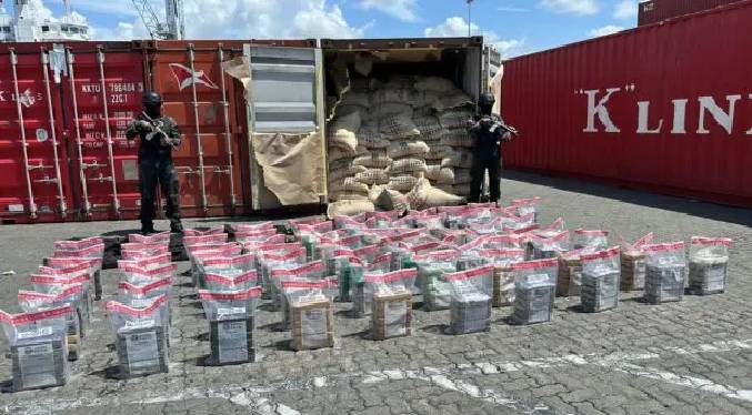 Autoridades dominicanas incautan 419 paquetes de cocaína colombiana ocultos en sacos de café (Video)