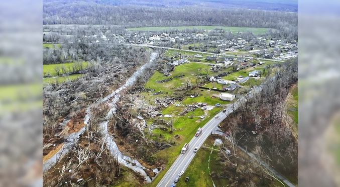 Devastación, muertos y heridos deja tornado en el sureste de Missouri