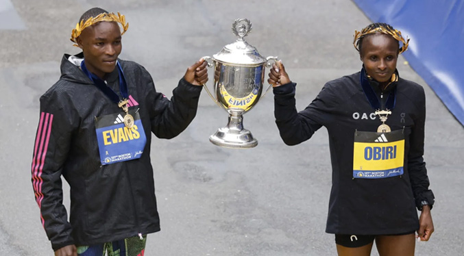 Kenia confirma su dominio en el Maratón de Boston con Evans Chebet y Hellen Obiri