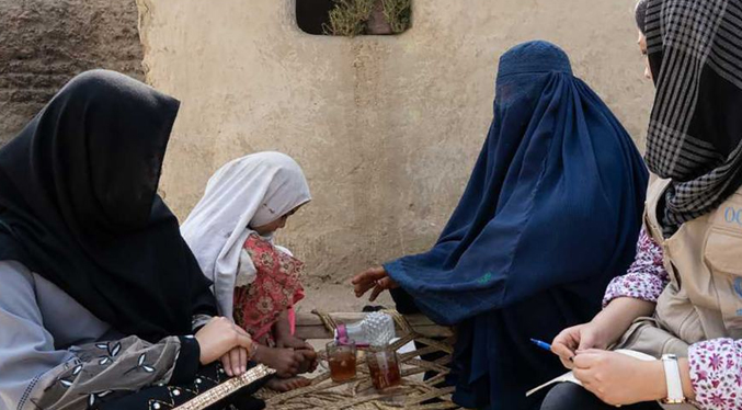 UE condena decisión de los talibanes de prohibir a mujeres afganas trabajar en la ONU
