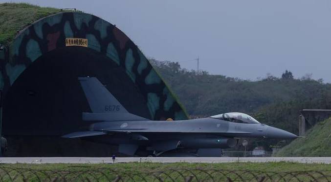 El Ejército chino simula ataques a Taiwán en segundo día de maniobras