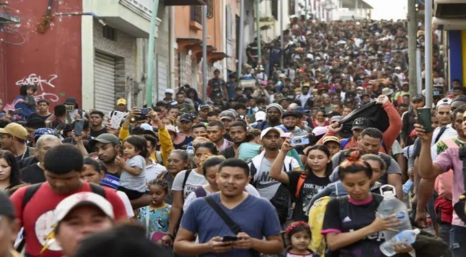 Migrantes salen en caravana desde el sur de México para exigir justicia