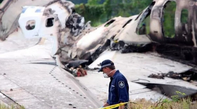Hallan en Colombia avión desaparecido con restos de uno de los ocupantes