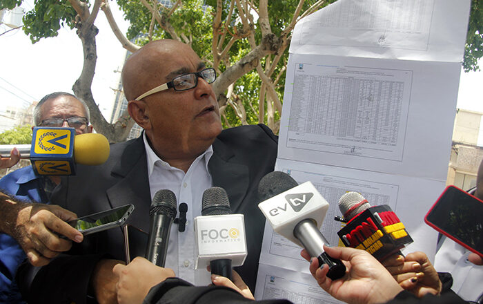 Concejales de Maracaibo consignan en Fiscalía pruebas de estafa a comerciantes de la Curva de Molina