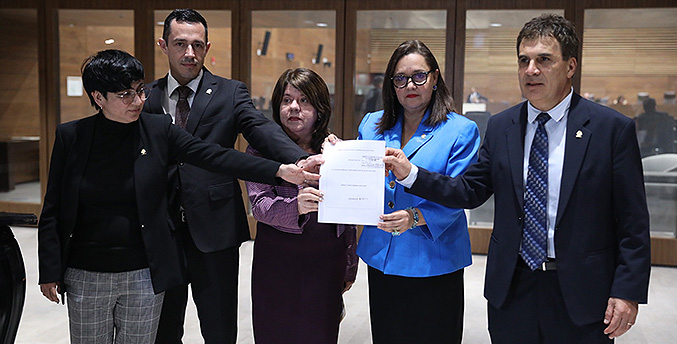Congresistas de Costa Rica presentan proyecto de ley elaborado por ChatGPT4