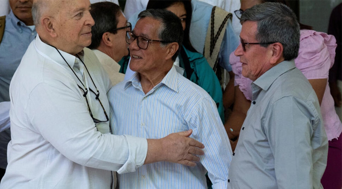 Gobierno colombiano y ELN buscan cese al fuego con participación social