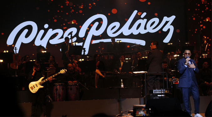 Felipe Pelaez cautiva y enamora a sus fans con su concierto sinfónico (Fotos + videos)