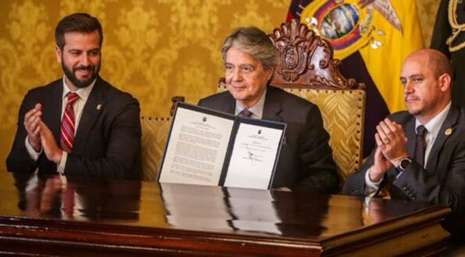 El presidente de Ecuador emite un decreto-ley para crear nuevas zonas francas