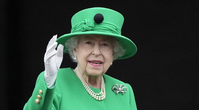 FBI revela grabaciones sobre un posible complot del Ejército Republicano Irlandés contra Isabel II