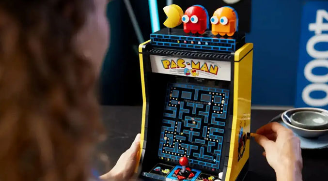 LEGO presenta una máquina arcade de Pac-Man que funciona de verdad