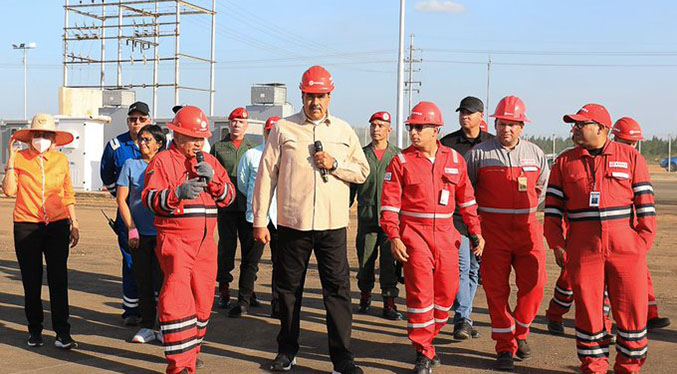 Maduro entrega macolla a los trabajadores petroleros de Monagas
