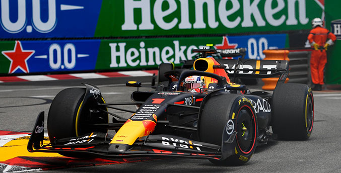 Verstappen, más líder al ganar en Mónaco por delante de Alonso