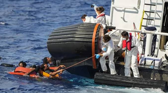 Más de mil 300 migrantes llegan a Lampedusa en las últimas 24 horas
