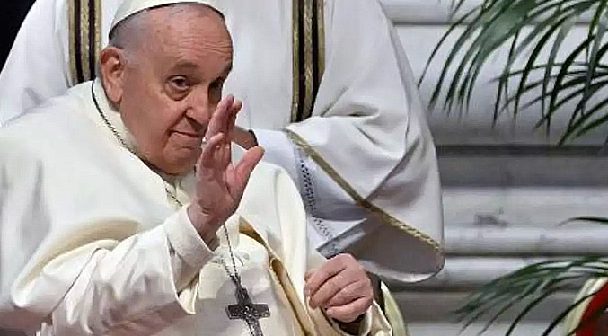 El Papa retoma la agenda tras haber pasado un día con fiebre