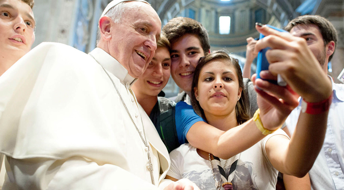 Papa: Jóvenes no deben ser usados para comercializar el amor a través de la pornografía