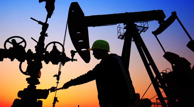La Producción petrolera subió 7,4 % en abril
