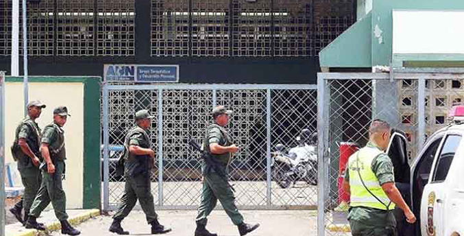 A puñaladas matan a privado de libertad en el reclusorio Francisco Delgado