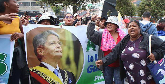 Simpatizantes de presidente de Ecuador se reúnen cerca de AN