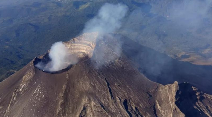 Suspenden clases presenciales en un municipio de México por actividad del volcán Popocatépetl