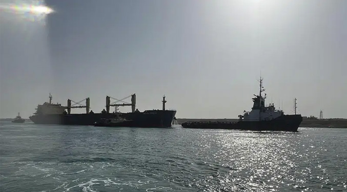 Un barco hongkonés bloqueará probablemente el Canal de Suez