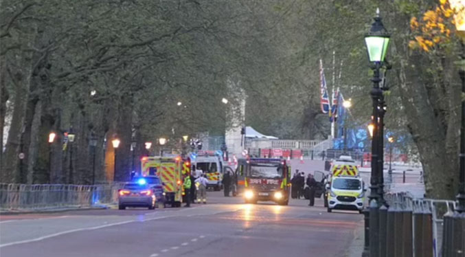 Intruso armado genera pánico en el palacio de Buckingham