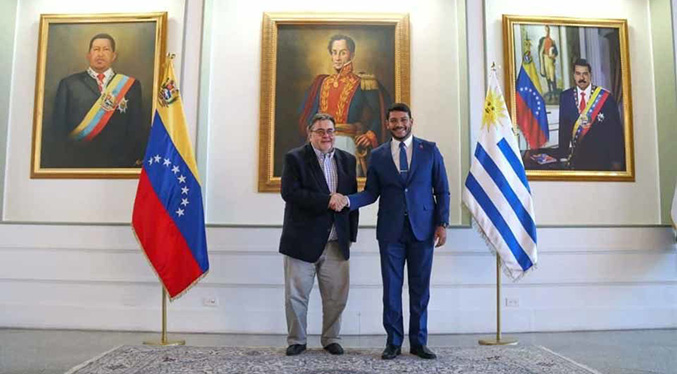 Uruguay presenta su nuevo embajador en Caracas