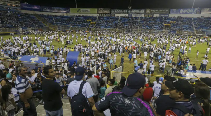 Detienen al presidente del equipo salvadoreño de fútbol Alianza por estampida mortal