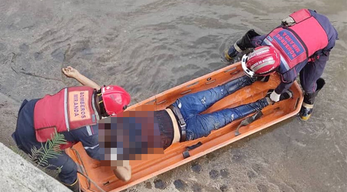 Muere mecánico tras caer a río en Los Teques