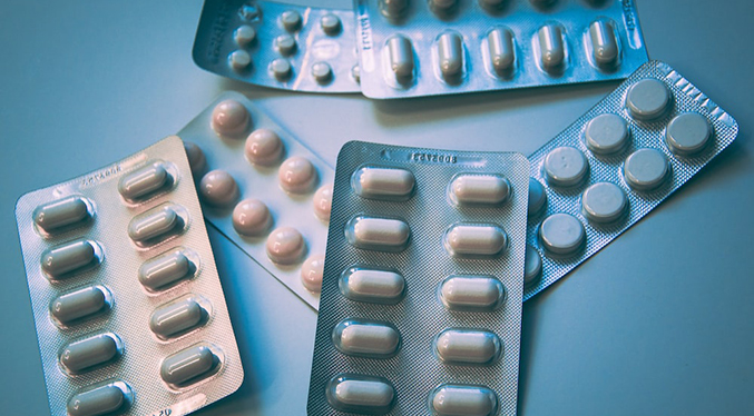 Autoridades e industria farmacéutica articulan para distribuir medicinas