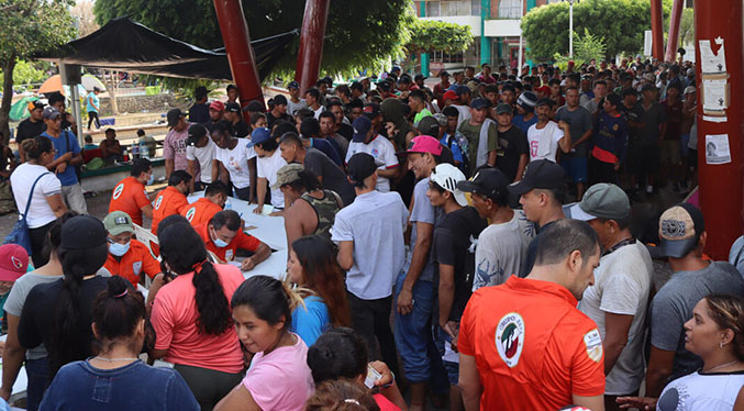 Migrantes exigen regularización en el sur de México