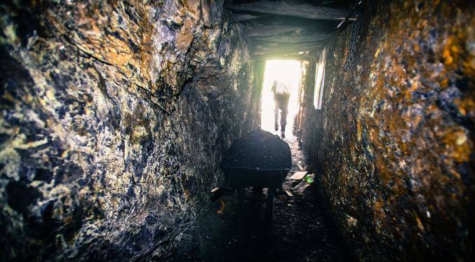 Incendio en mina de oro deja 27 desaparecidos en el sur de Perú