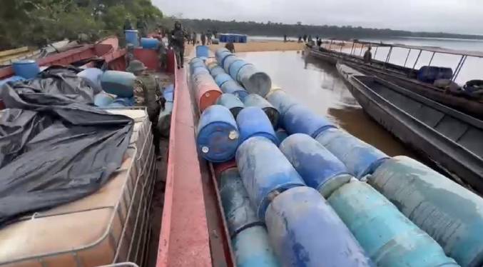 Incautan 100 mil litros de gasolina a los mineros ilegales en Amazonas