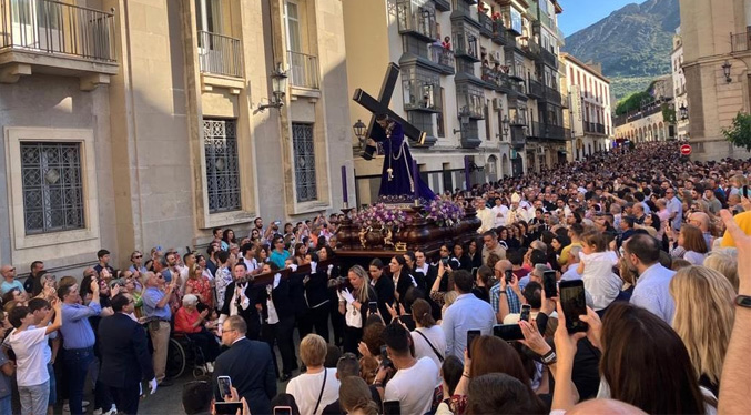 Una procesión religiosa clama por lluvia ante la sequía en España