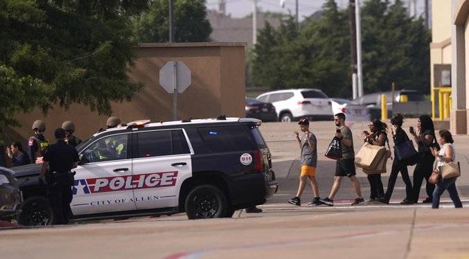 Policía indica que tiroteo en centro comercial de Texas dejó nueve muertos