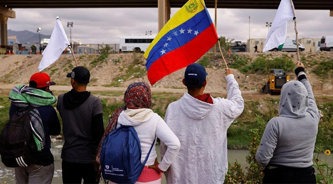 Venezolanos están a la expectativa al intentar llegar a los EEUU ante el fin del Título 42