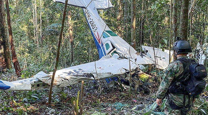 Niños rescatados en selva colombiana esperaron por ayuda cerca del avión durante cuatro días
