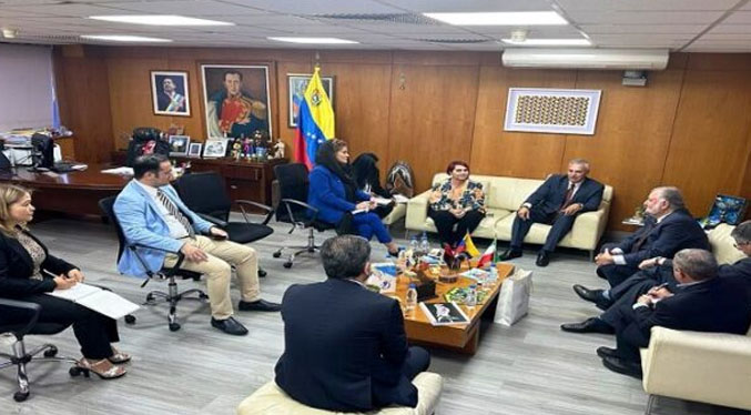 Venezuela sostiene reunión de trabajo con operadores turísticos de Chile
