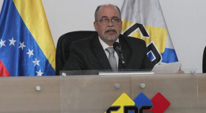 Tres de los cinco rectores principales del CNE confirman la renuncia