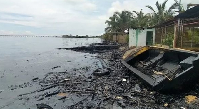 PDVSA inicia limpieza del Lago de Maracaibo por derrames petroleros