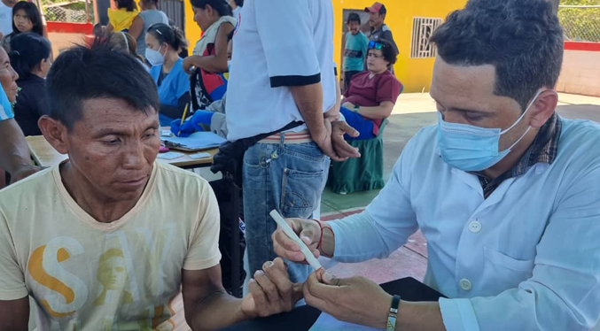 Jornada médica del Ministerio de Salud atiende 416 familias indígenas del municipio Semprúm