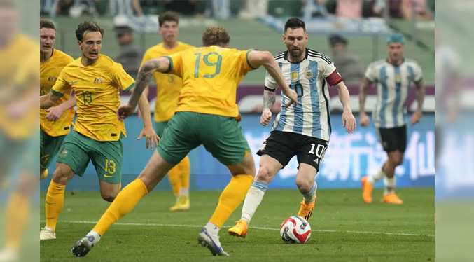 Messi anota el gol más rápido de su carrera, Argentina vence 2-0 a Australia (Video)