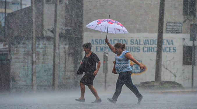 Inameh pronostica lluvias con descargas eléctricas en Zulia