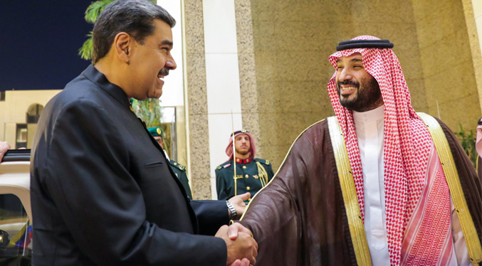 Maduro regresa a Venezuela tras su visita a Turquía y Arabia Saudí