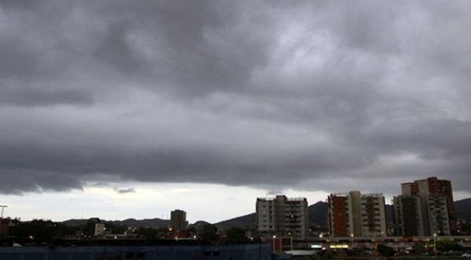 Áreas nubladas con algunas precipitaciones variables en horas de la mañana en Zulia