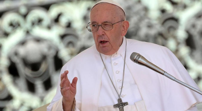 El Papa pide que la iglesia lleve a Jesús a todas partes incluida la política