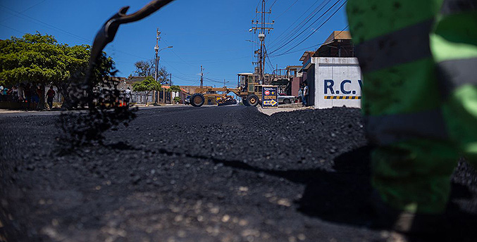 Asfalto para La Pomona con el Plan Bacheo de la Alcaldía de Maracaibo