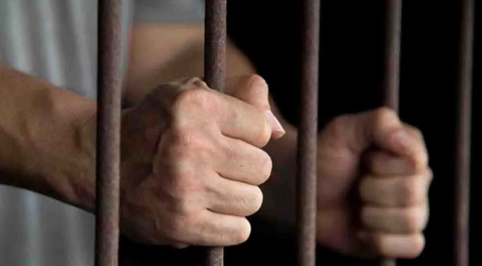 Condenan a padre a más de 14 años de prisión por abusar sexualmente de su hija de 16 años