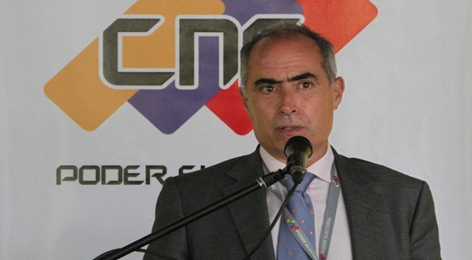 Roberto Picón aspira regresar al CNE luego de presentar su renuncia